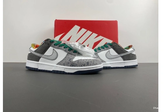 Premium Dunk Low  Nike HF4840-068 SB 0730